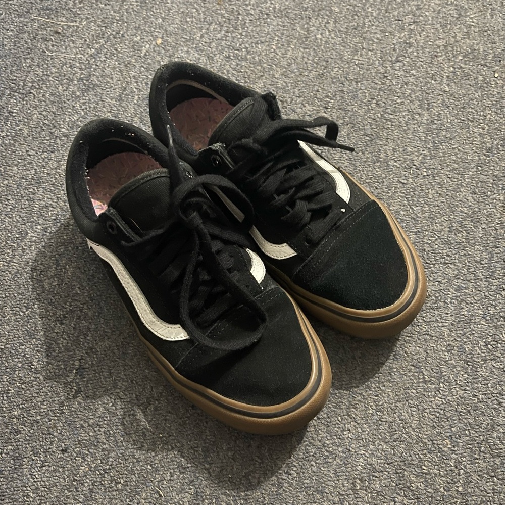 Black Vans w Gum Bottoms